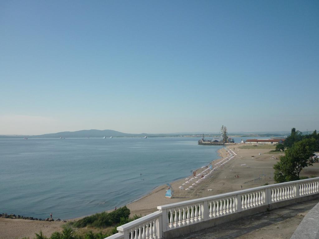 Sea Garden Plaza Apartment - Free Parking Burgasz Szoba fotó