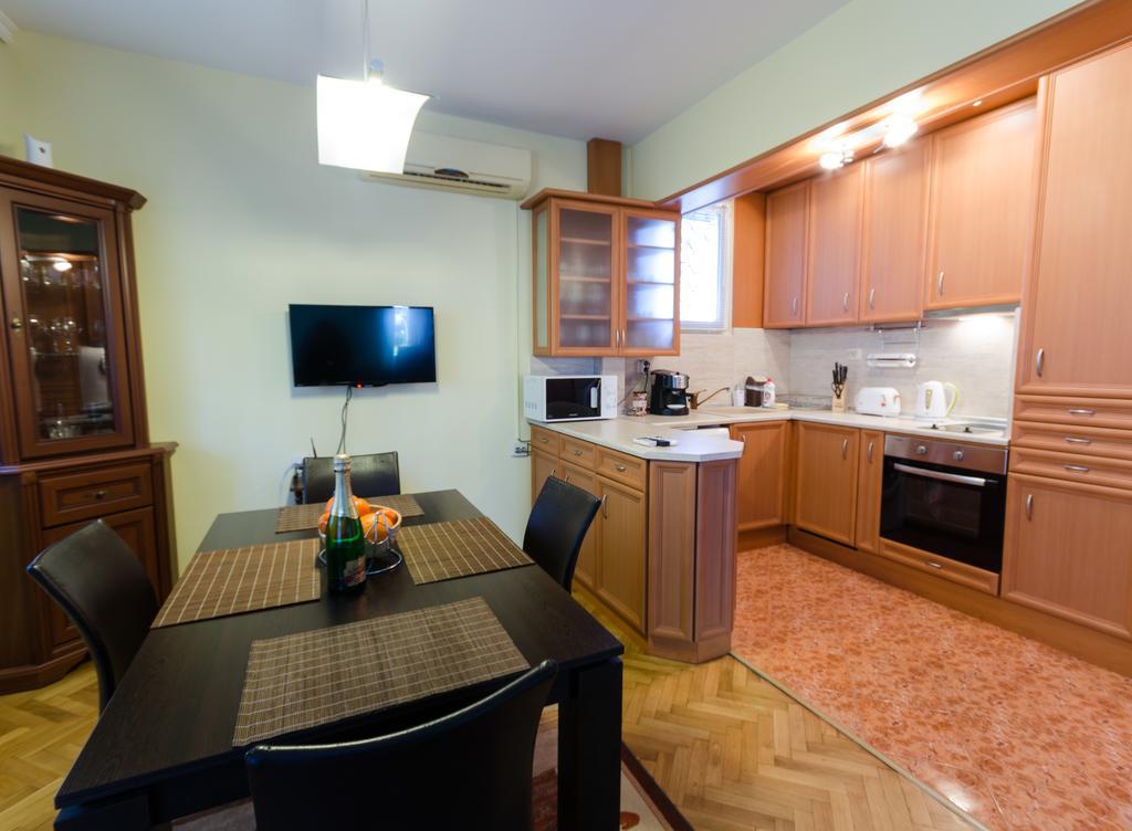 Sea Garden Plaza Apartment - Free Parking Burgasz Kültér fotó